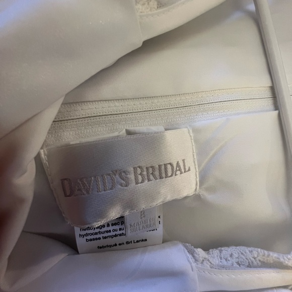 Little girls David’s bridal white dress - Picture 3 of 4